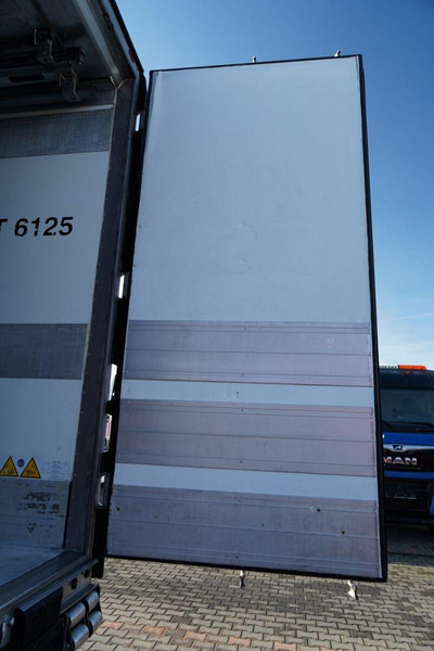 냉동 세미 트레일러 Schmitz Cargobull CHŁODNIA / THERMO KING SLX 300 / HAKÓWKA / OŚ PODNOSZONA / KOSZ : 사진 14 냉동 세미 트레일러 Schmitz Cargobull CHŁODNIA / THERMO KING SLX 300 / HAKÓWKA / OŚ PODNOSZONA / KOSZ : 사진 14