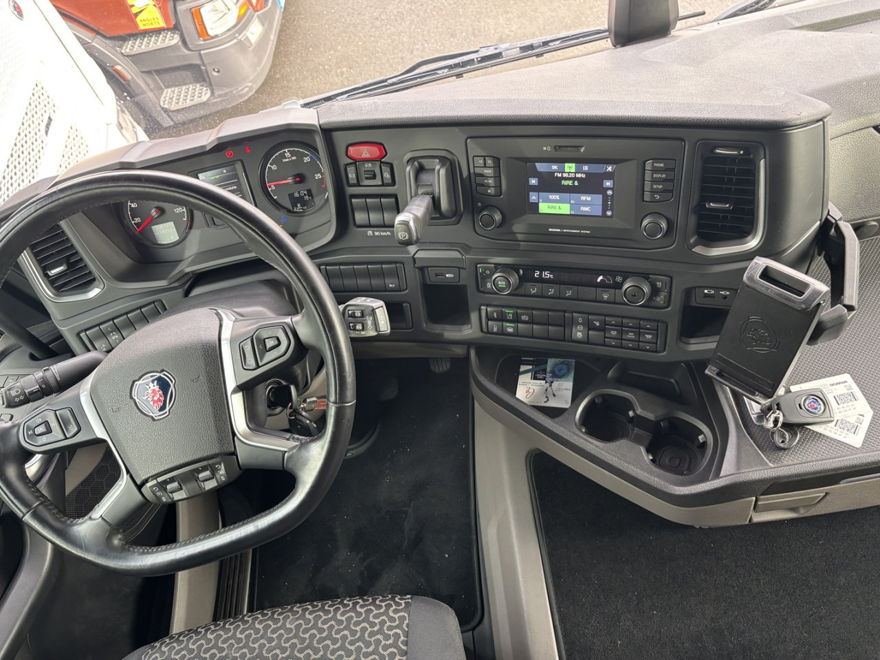 SCANIA R 460 A4x2NA - 트랙터 유닛 : 사진 2 SCANIA R 460 A4x2NA - 트랙터 유닛 : 사진 2