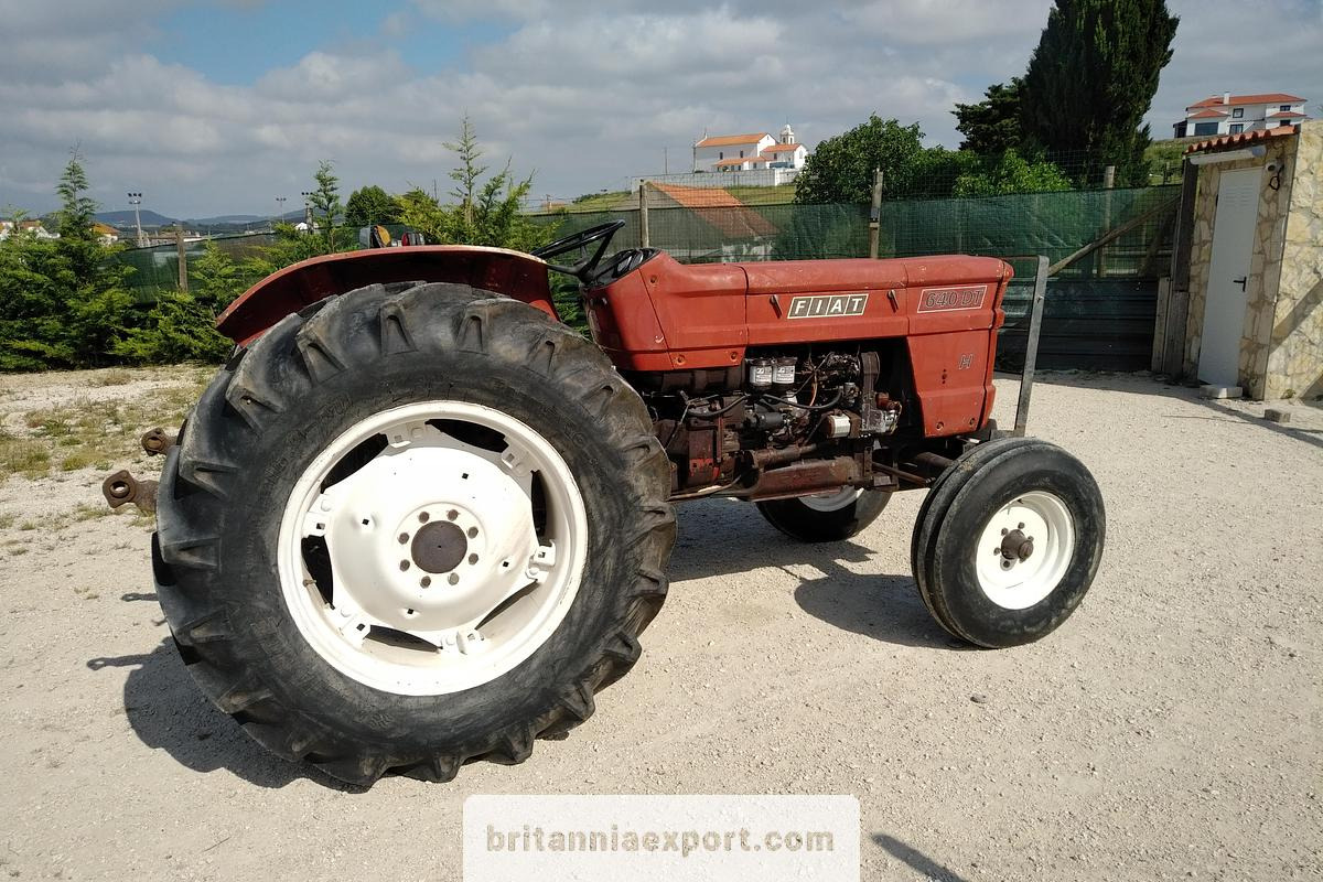 FIAT 640 Farm Tractor with Power Steering - 장궤형 트랙터 : 사진 4 FIAT 640 Farm Tractor with Power Steering - 장궤형 트랙터 : 사진 4