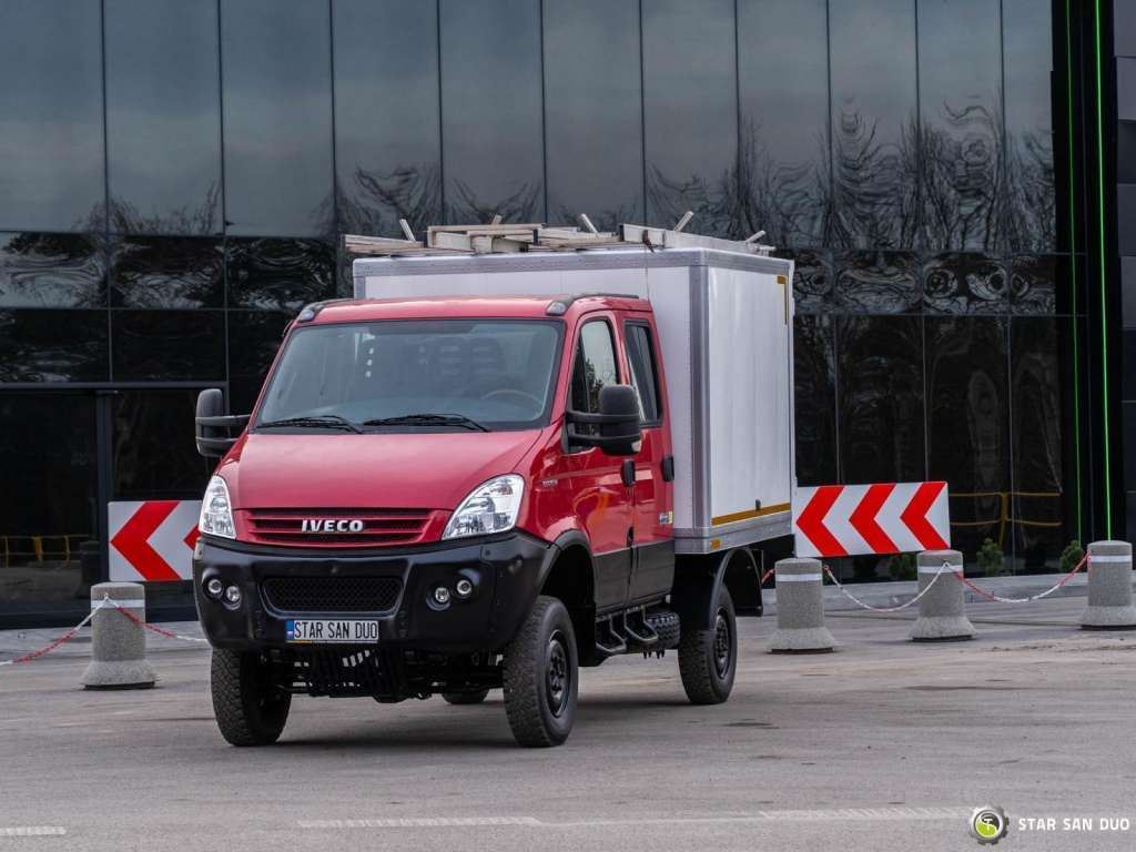 Iveco DAILY 4X4 OFFROAD CAMPER BOX DOKA Iveco DAILY 4X4 OFFROAD CAMPER BOX DOKA - 캡 새시 트럭 : 사진 2 Iveco DAILY 4X4 OFFROAD CAMPER BOX DOKA Iveco DAILY 4X4 OFFROAD CAMPER BOX DOKA - 캡 새시 트럭 : 사진 2