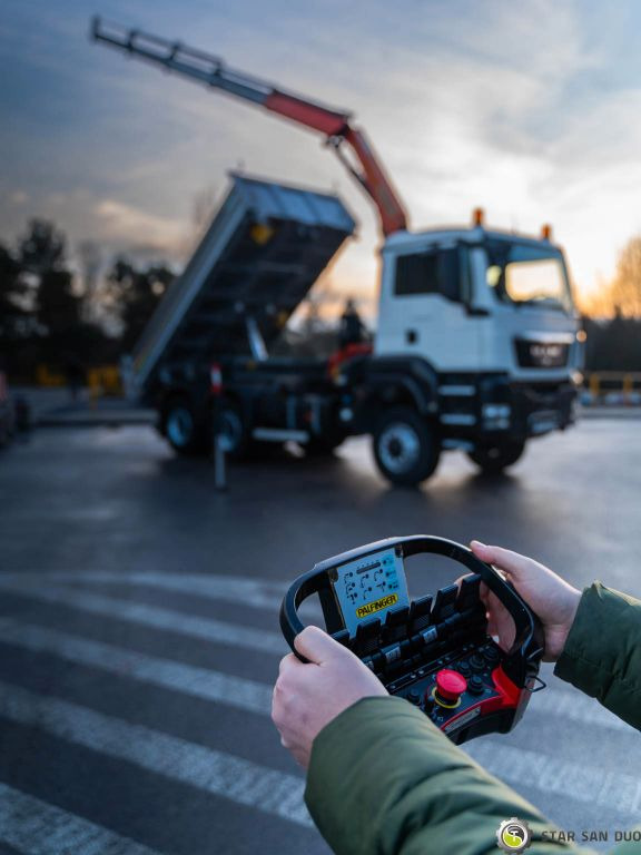 MAN 6x6 TGS 26.360 PALFINGER PK 18002 Kipper KRAN - 덤프트럭, 크레인 트럭 : 사진 2 MAN 6x6 TGS 26.360 PALFINGER PK 18002 Kipper KRAN - 덤프트럭, 크레인 트럭 : 사진 2