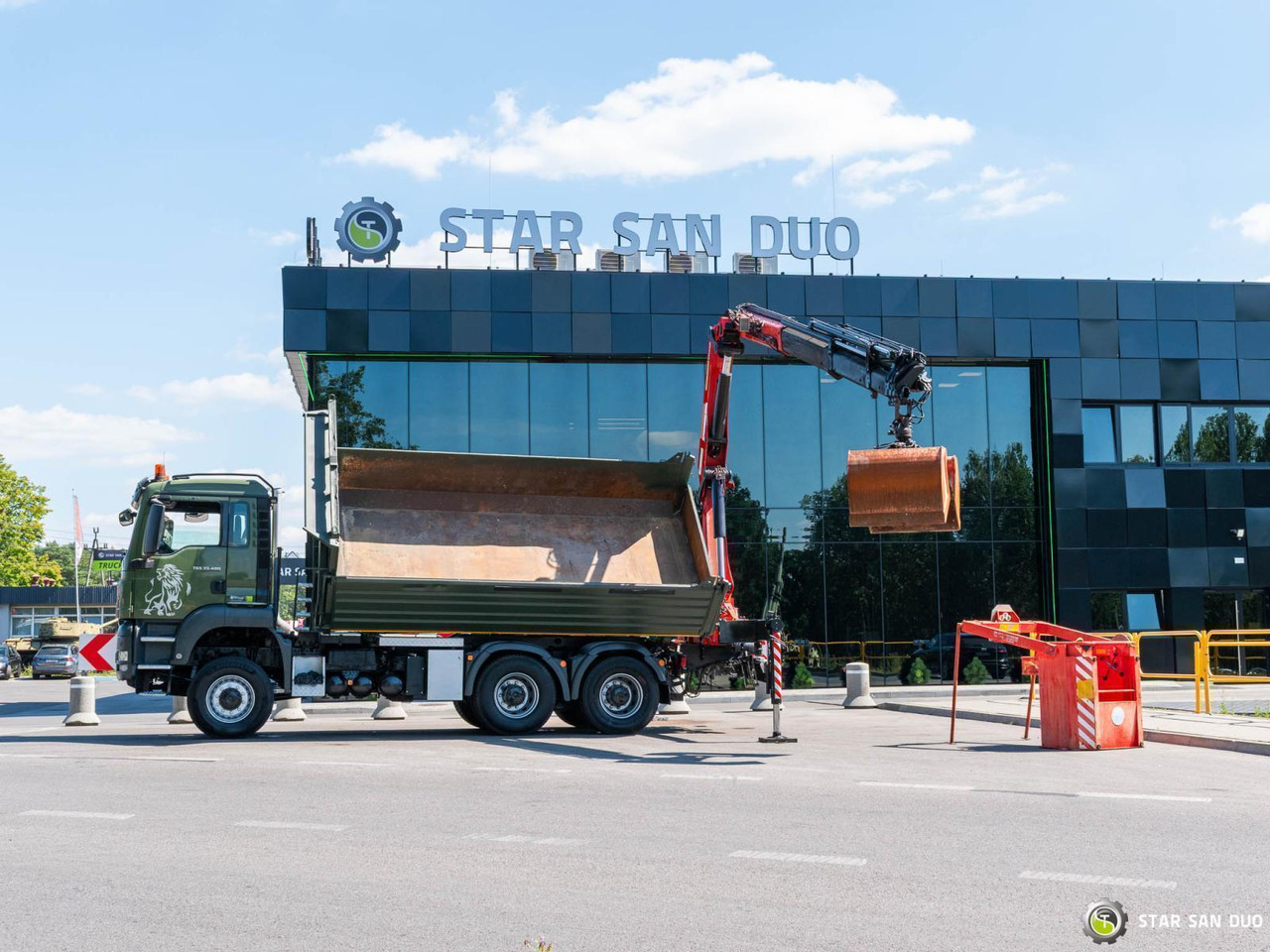 - 덤프트럭 : 사진 1 - 덤프트럭 : 사진 1