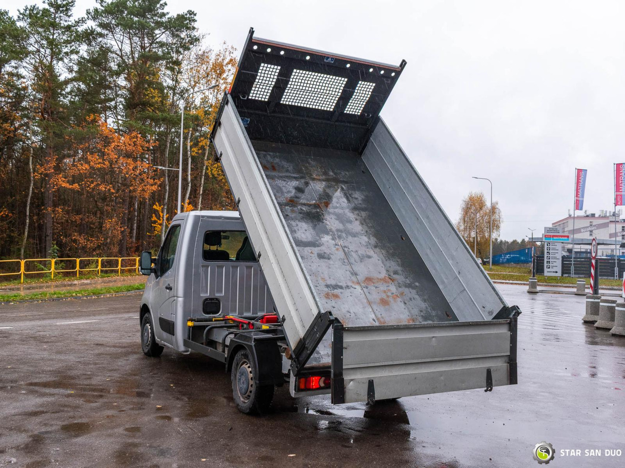 - 덤프트럭 : 사진 2 - 덤프트럭 : 사진 2