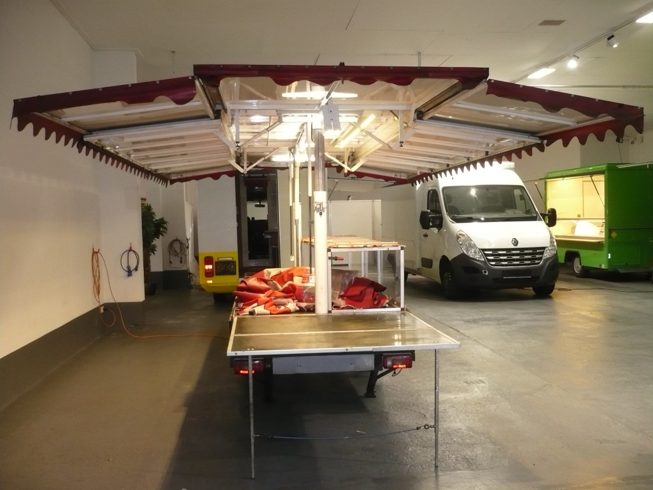 Verkaufsanhänger Alf - 자판기 트레일러 : 사진 5 Verkaufsanhänger Alf - 자판기 트레일러 : 사진 5