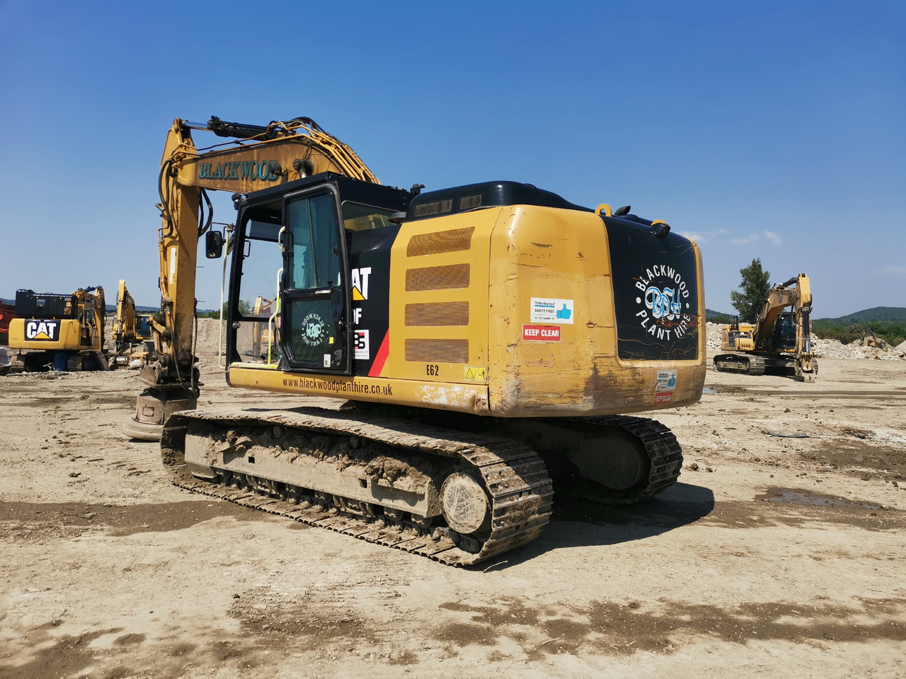 CATERPILLAR 320 F - 크롤러 굴삭기 : 사진 2 CATERPILLAR 320 F - 크롤러 굴삭기 : 사진 2