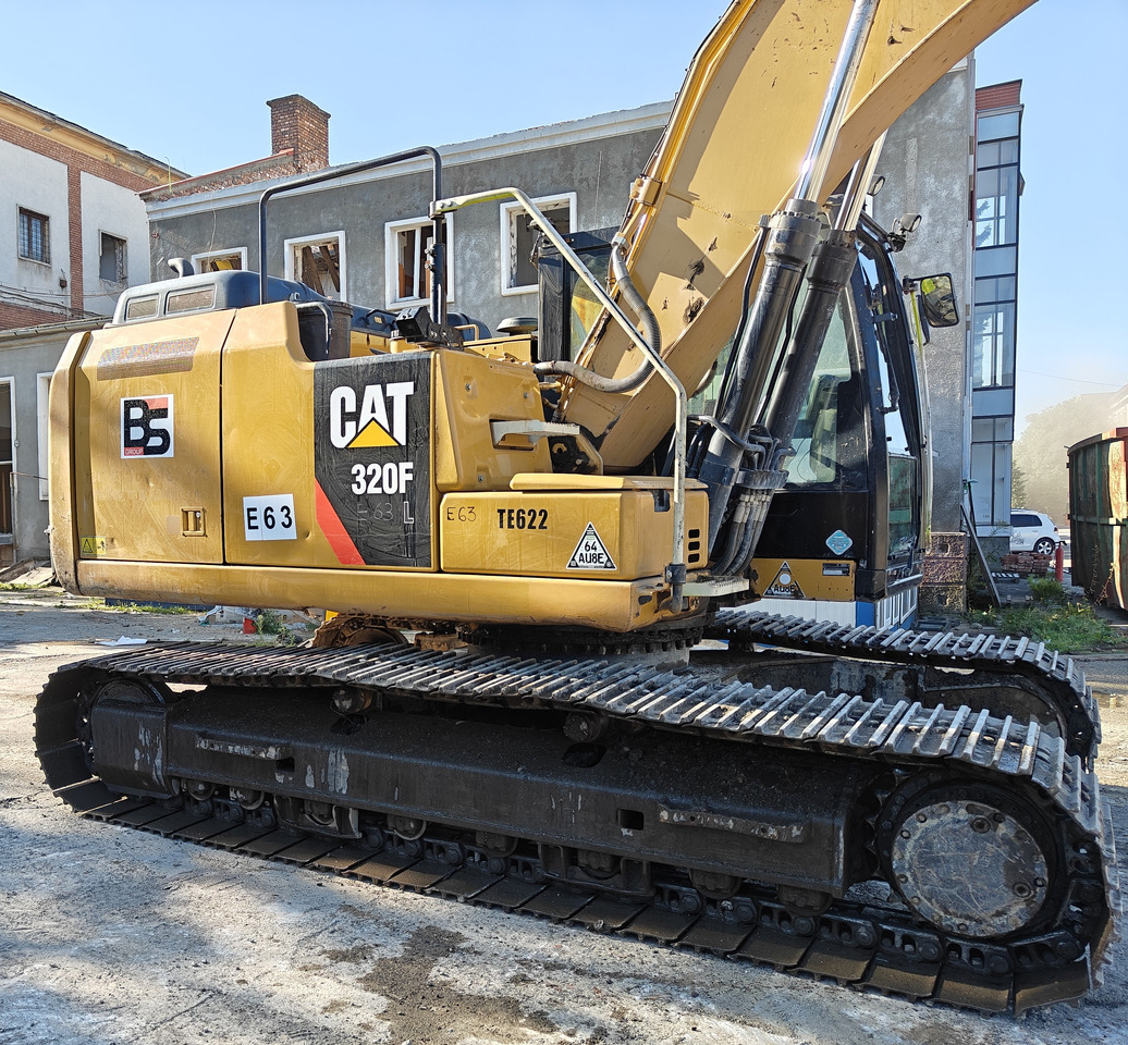 CATERPILLAR 320 F - 크롤러 굴삭기 : 사진 1 CATERPILLAR 320 F - 크롤러 굴삭기 : 사진 1
