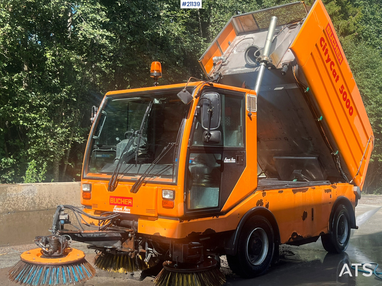 Bucher CityCat 5000 - 거리 청소 차량 : 사진 3 Bucher CityCat 5000 - 거리 청소 차량 : 사진 3