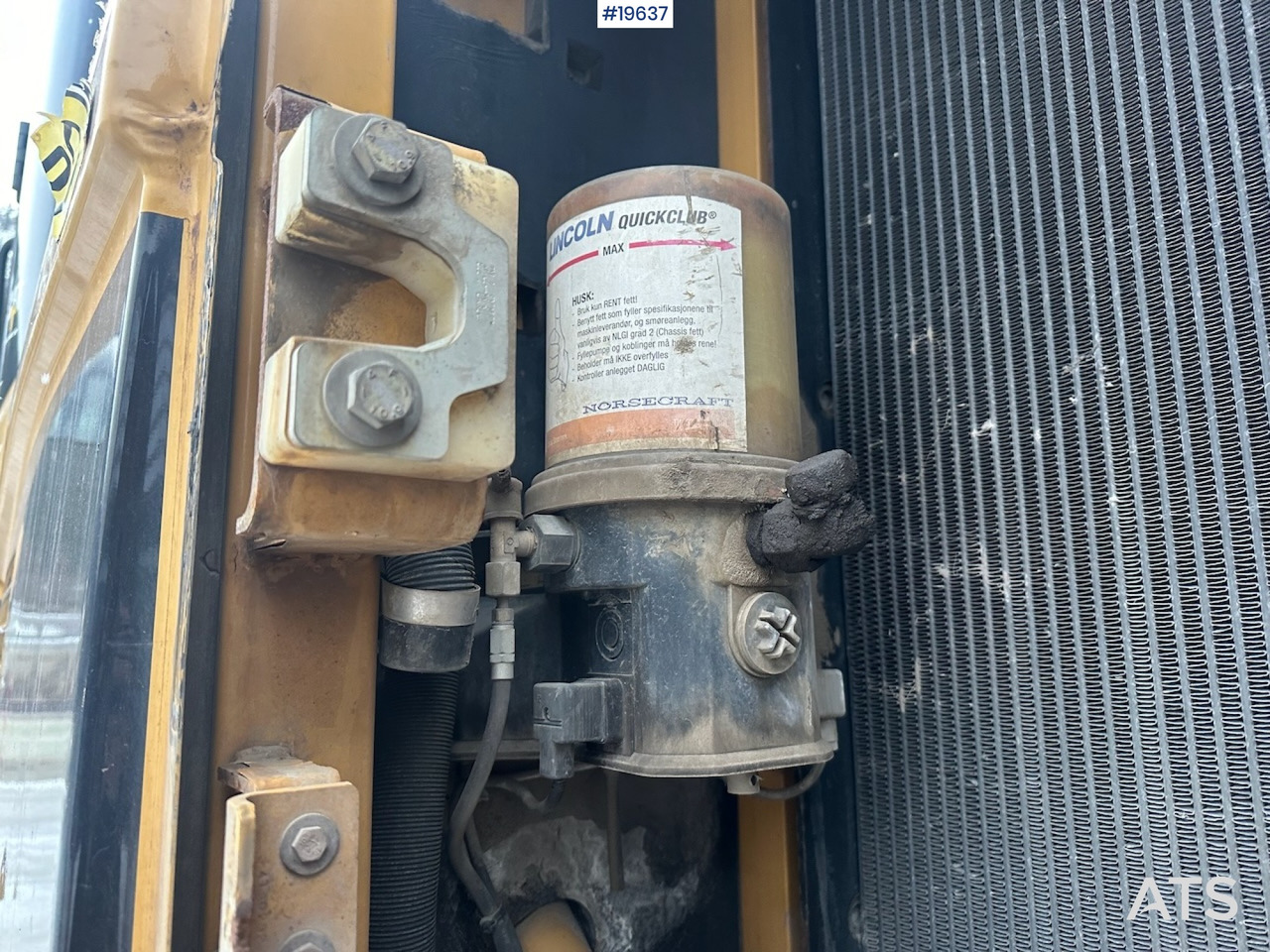 굴착기 Caterpillar 300D : 사진 34