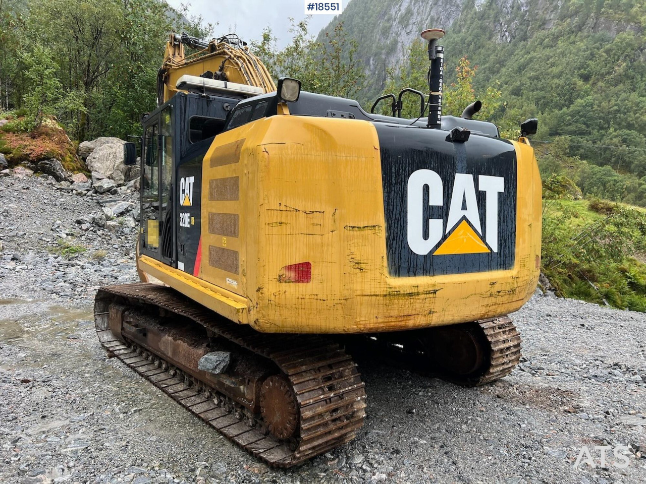 Caterpillar 320E - 크롤러 굴삭기 : 사진 1 Caterpillar 320E - 크롤러 굴삭기 : 사진 1