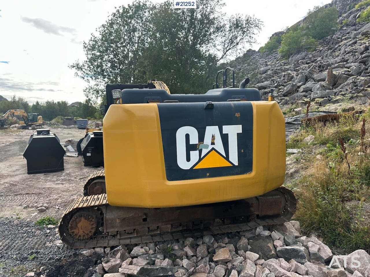 Caterpillar 323E - 크롤러 굴삭기 : 사진 3 Caterpillar 323E - 크롤러 굴삭기 : 사진 3