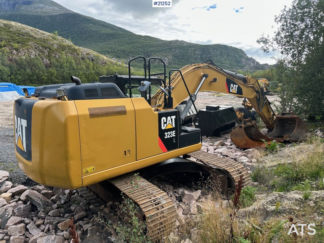 Caterpillar 323E - 크롤러 굴삭기 : 사진 4 Caterpillar 323E - 크롤러 굴삭기 : 사진 4