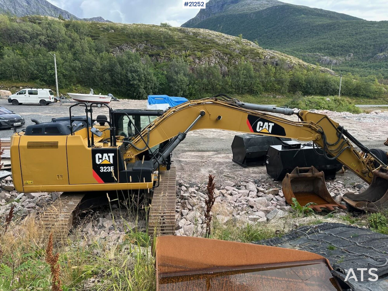 Caterpillar 323E - 크롤러 굴삭기 : 사진 5 Caterpillar 323E - 크롤러 굴삭기 : 사진 5