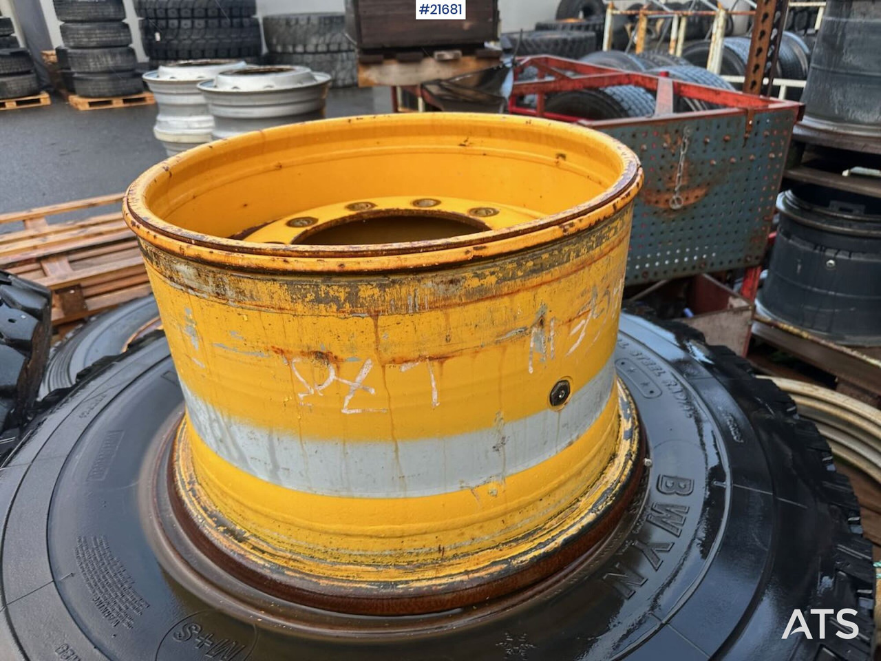 Hilo Dekkene har stått på en Volvo L60E - 휠 및 타이어 건설기계 용 : 사진 5 Hilo Dekkene har stått på en Volvo L60E - 휠 및 타이어 건설기계 용 : 사진 5