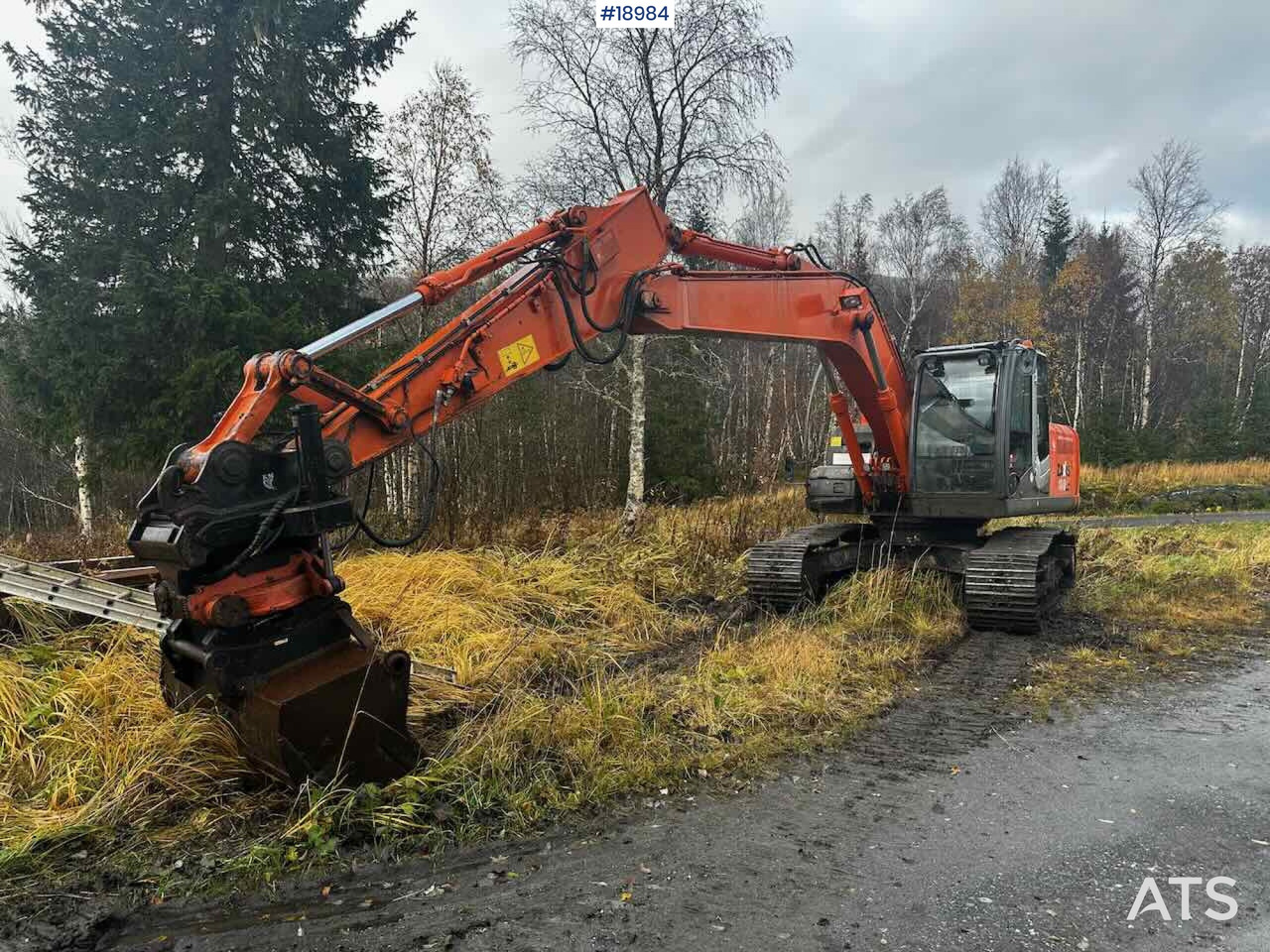 Hitachi ZX180LC-3 - 굴착기 : 사진 2 Hitachi ZX180LC-3 - 굴착기 : 사진 2