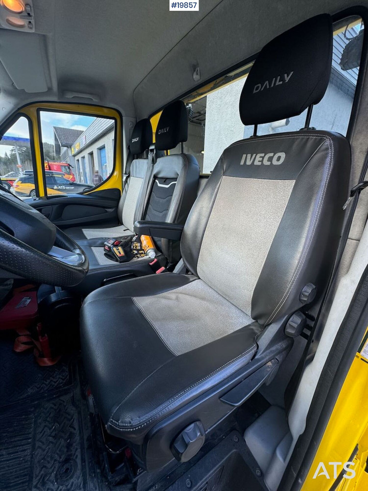 견인 트럭 Iveco 70C18 : 사진 27