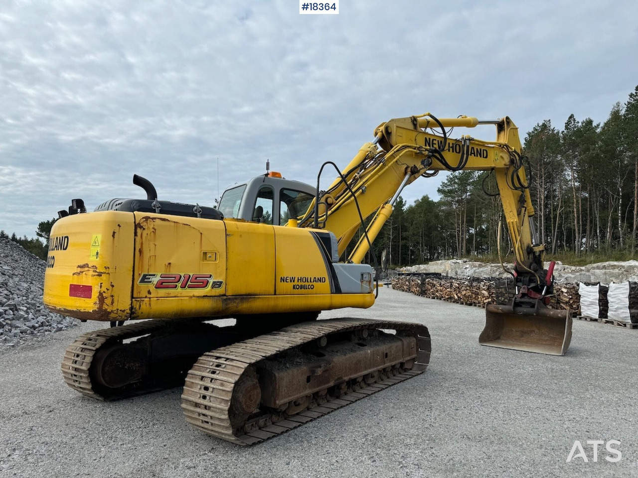 Kobelco E215B - 굴착기 : 사진 4 Kobelco E215B - 굴착기 : 사진 4