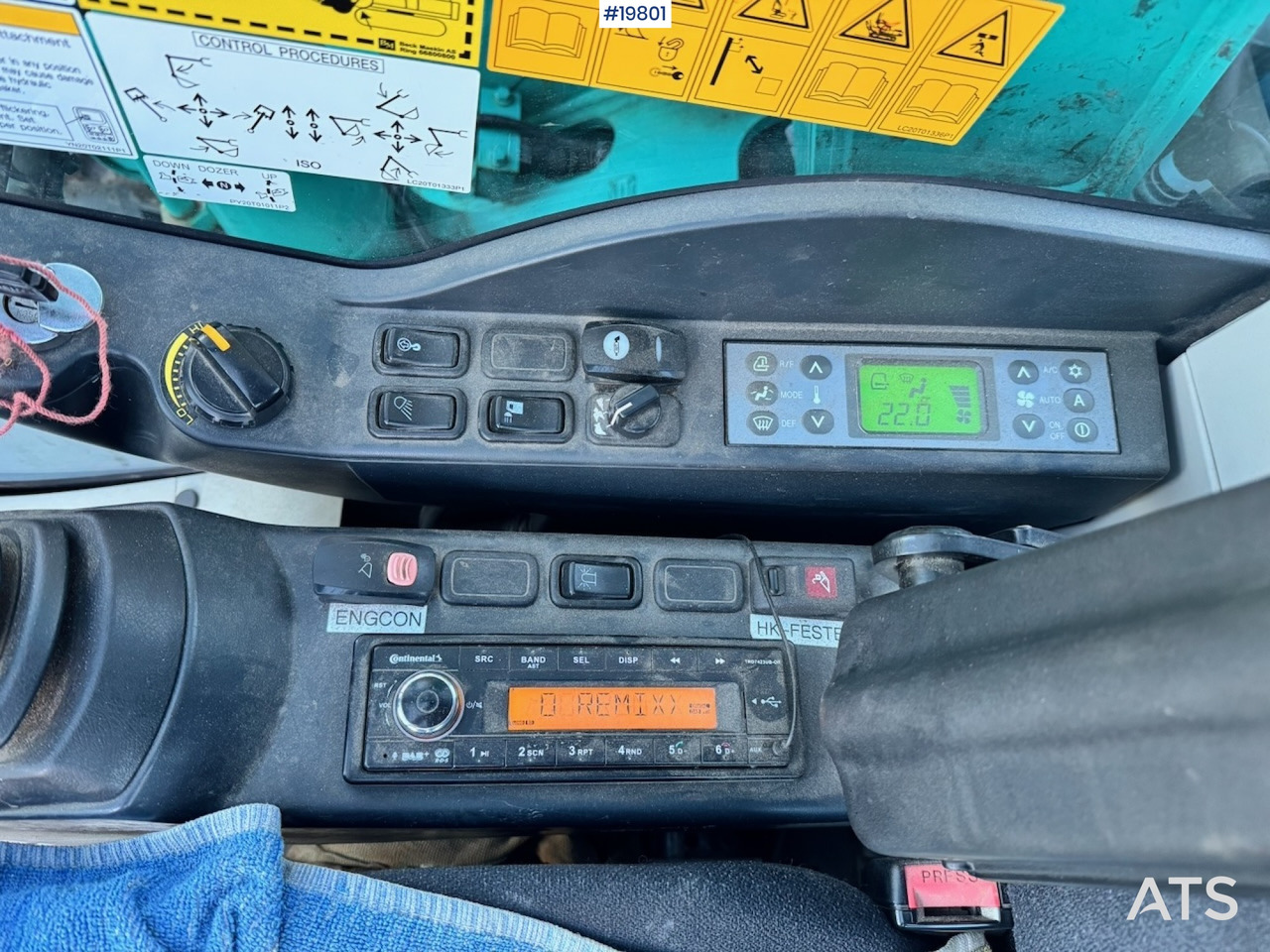 굴착기 Kobelco SK75SR-3E : 사진 30