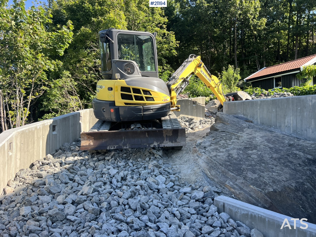 New Holland E55B - 크롤러 굴삭기 : 사진 1 New Holland E55B - 크롤러 굴삭기 : 사진 1