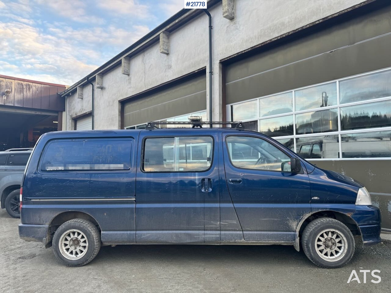 Toyota HIACE - 패널 밴 : 사진 1 Toyota HIACE - 패널 밴 : 사진 1