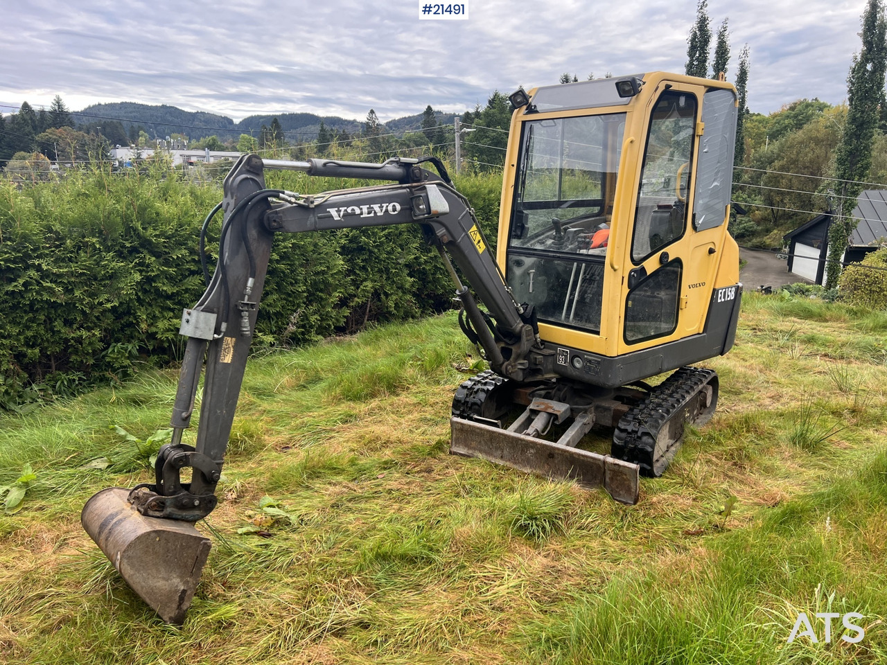 Volvo EC15B - 미니 굴삭기 : 사진 1 Volvo EC15B - 미니 굴삭기 : 사진 1