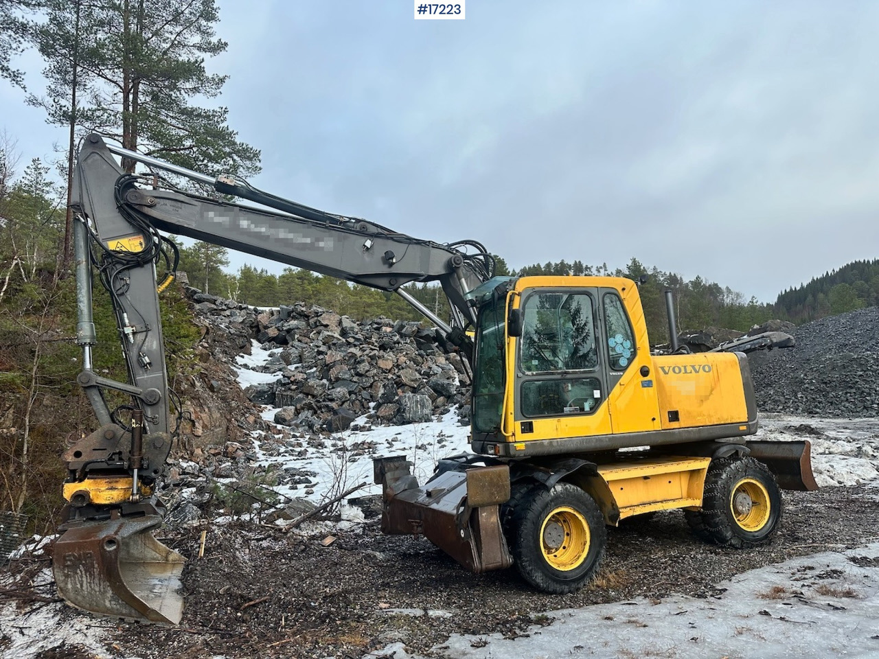 Volvo EW160B - 굴착기 : 사진 2 Volvo EW160B - 굴착기 : 사진 2