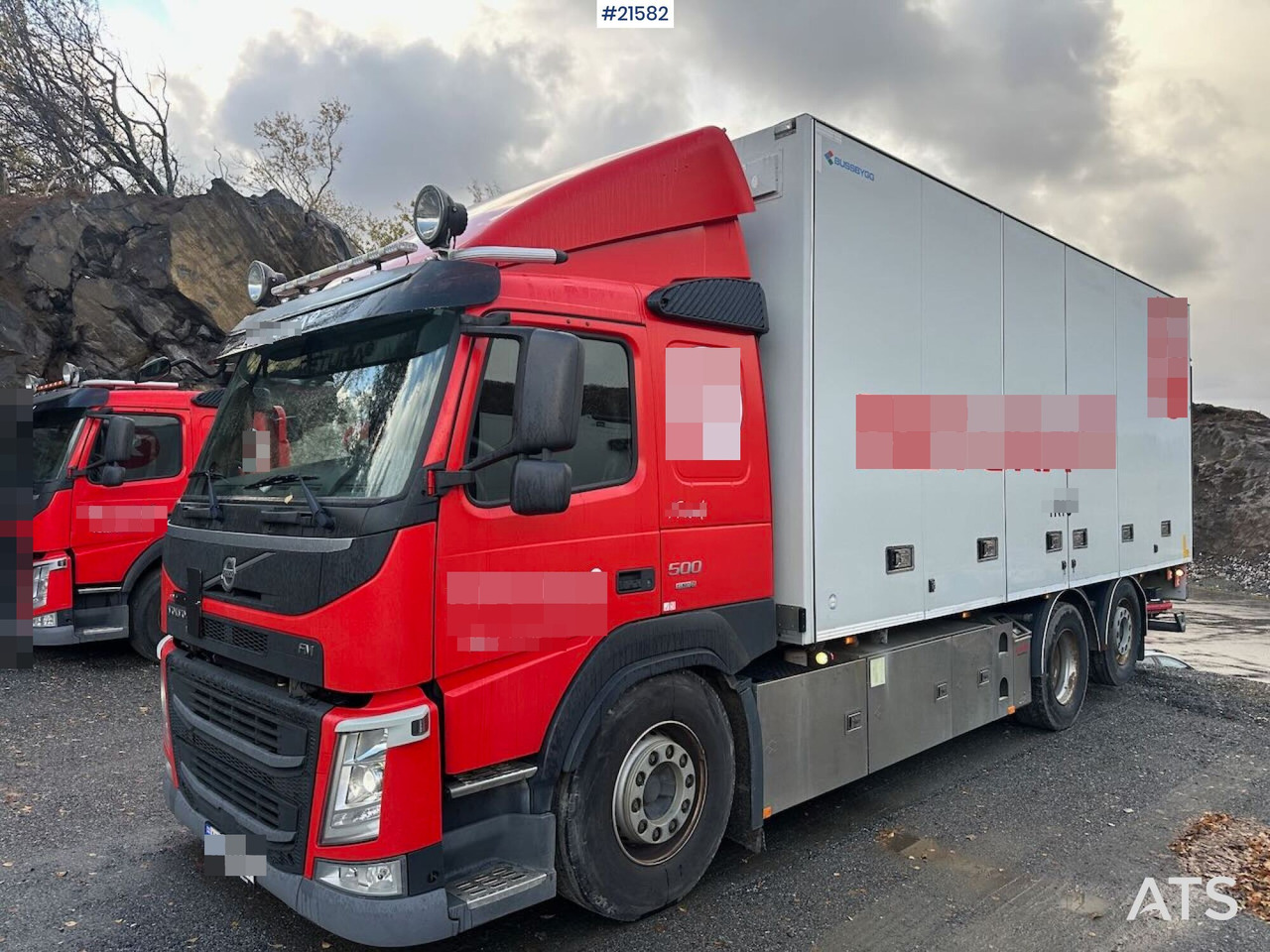 Volvo FM 500 6x2 skapbil m/ full sideåpning og lift. - 박스 트럭 : 사진 3 Volvo FM 500 6x2 skapbil m/ full sideåpning og lift. - 박스 트럭 : 사진 3