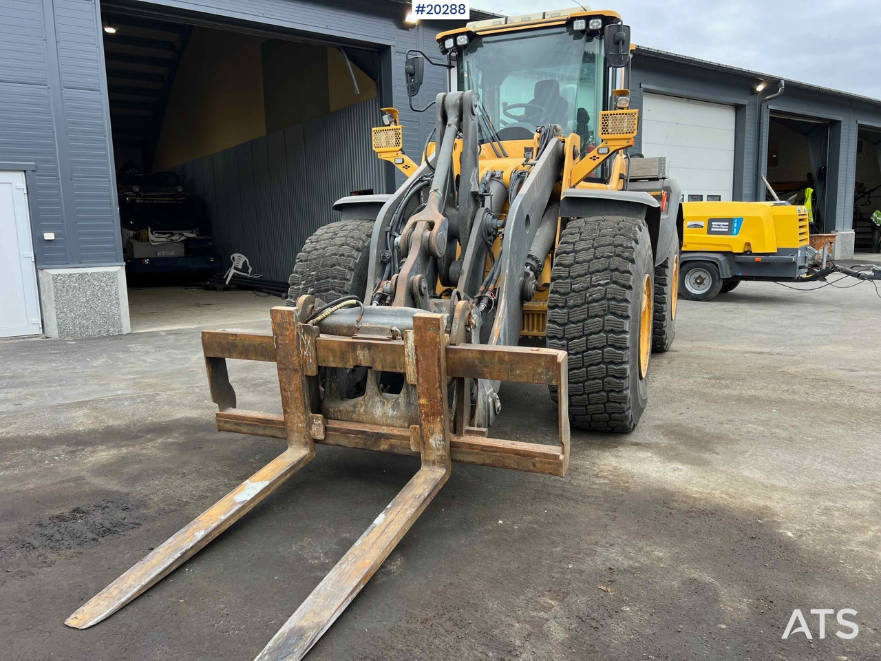 휠 로더 Volvo L110H : 사진 7