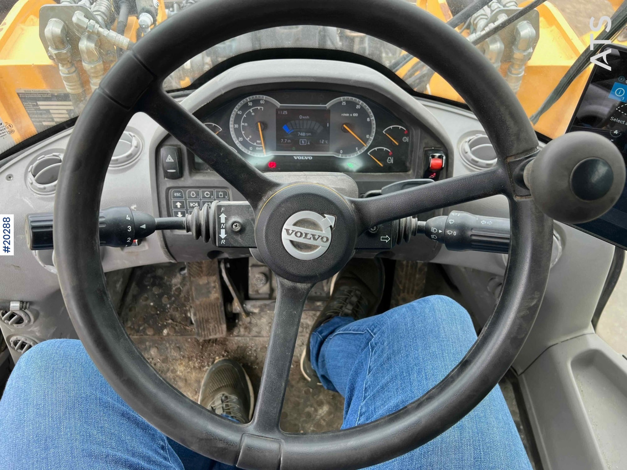 휠 로더 Volvo L110H : 사진 37