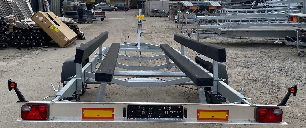 Boro PRZYCZEPA PODŁODZIOWA STYL AMERYKAŃSKI 7,30m - 보트 트레일러 : 사진 4 Boro PRZYCZEPA PODŁODZIOWA STYL AMERYKAŃSKI 7,30m - 보트 트레일러 : 사진 4
