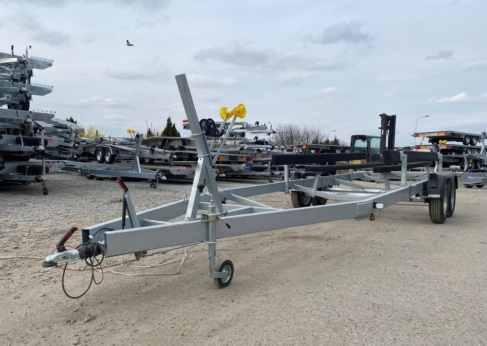 Boro PRZYCZEPA PODŁODZIOWA STYL AMERYKAŃSKI 7,30m - 보트 트레일러 : 사진 2 Boro PRZYCZEPA PODŁODZIOWA STYL AMERYKAŃSKI 7,30m - 보트 트레일러 : 사진 2