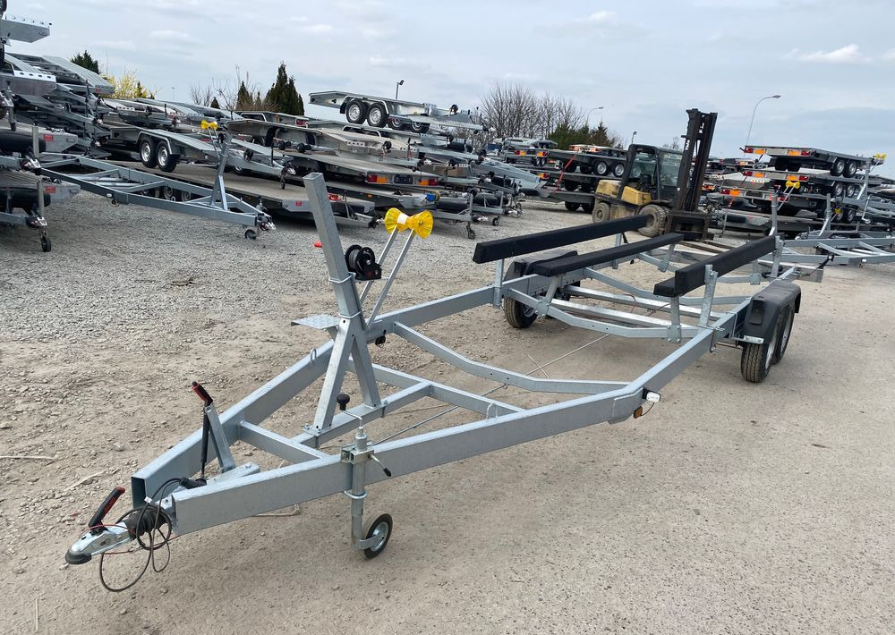 Boro PRZYCZEPA PODŁODZIOWA STYL AMERYKAŃSKI 7,80M - 보트 트레일러 : 사진 1 Boro PRZYCZEPA PODŁODZIOWA STYL AMERYKAŃSKI 7,80M - 보트 트레일러 : 사진 1