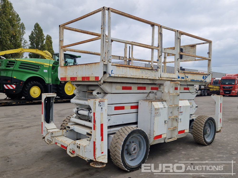 2012 Genie GS-4390 - 시저 리프트 : 사진 4 2012 Genie GS-4390 - 시저 리프트 : 사진 4