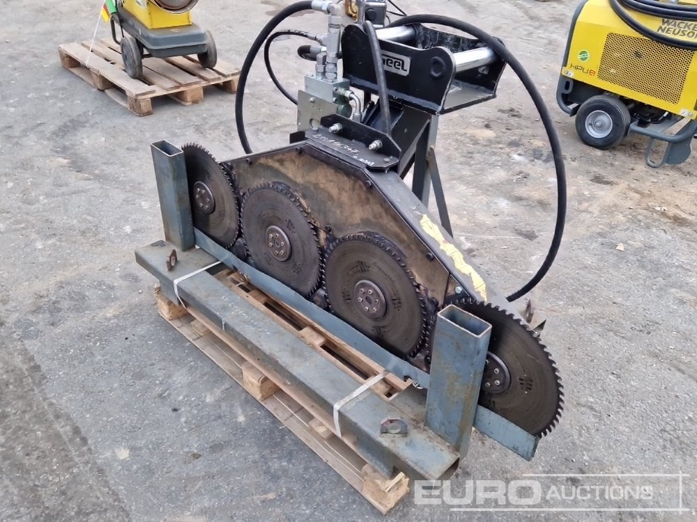 2015 Branch Saw to suit 8-10 Ton Excavators - 건설장비 : 사진 1 2015 Branch Saw to suit 8-10 Ton Excavators - 건설장비 : 사진 1