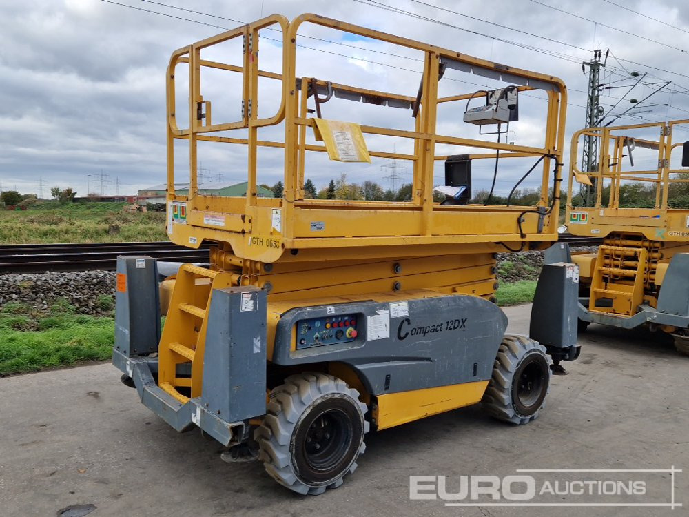 2017 Haulotte Compact 12DX - 시저 리프트 : 사진 1 2017 Haulotte Compact 12DX - 시저 리프트 : 사진 1