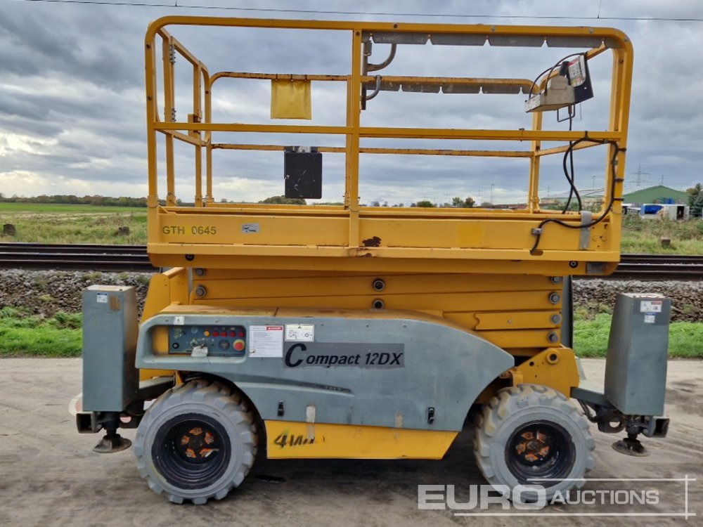 2017 Haulotte Compact 12DX - 시저 리프트 : 사진 2 2017 Haulotte Compact 12DX - 시저 리프트 : 사진 2