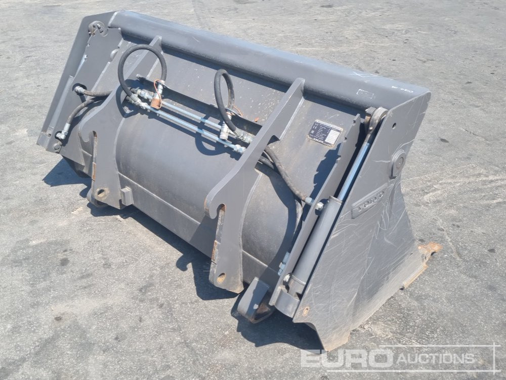 2020 Volvo 74" 4in1 Front Loading Bucket to suit Wheeled Loader - 버킷 : 사진 3 2020 Volvo 74" 4in1 Front Loading Bucket to suit Wheeled Loader - 버킷 : 사진 3