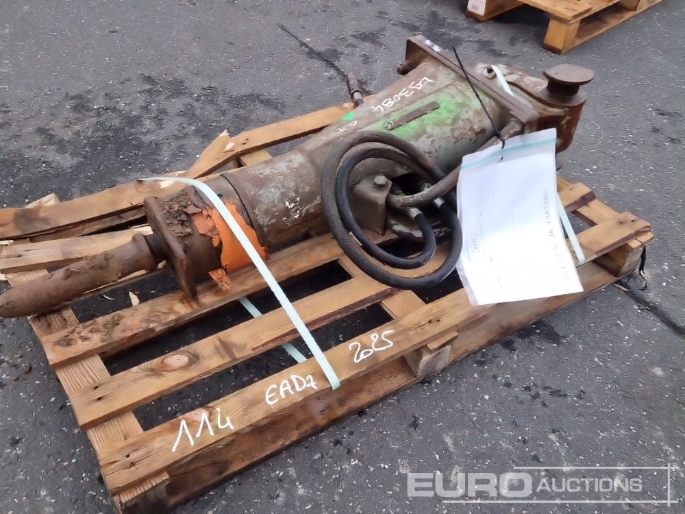 Hydraulic Breaker - 유압 해머 : 사진 1 Hydraulic Breaker - 유압 해머 : 사진 1