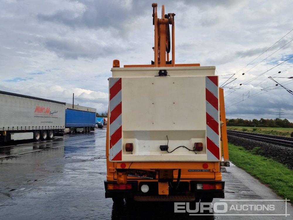 Mercedes 612D - 트럭 탑재 고가작업 플랫폼 : 사진 4 Mercedes 612D - 트럭 탑재 고가작업 플랫폼 : 사진 4