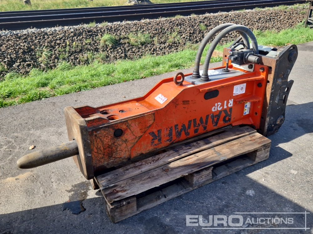 R12P Hydraulic Breaker to suit 60mm Pin - 유압 해머 : 사진 1 R12P Hydraulic Breaker to suit 60mm Pin - 유압 해머 : 사진 1