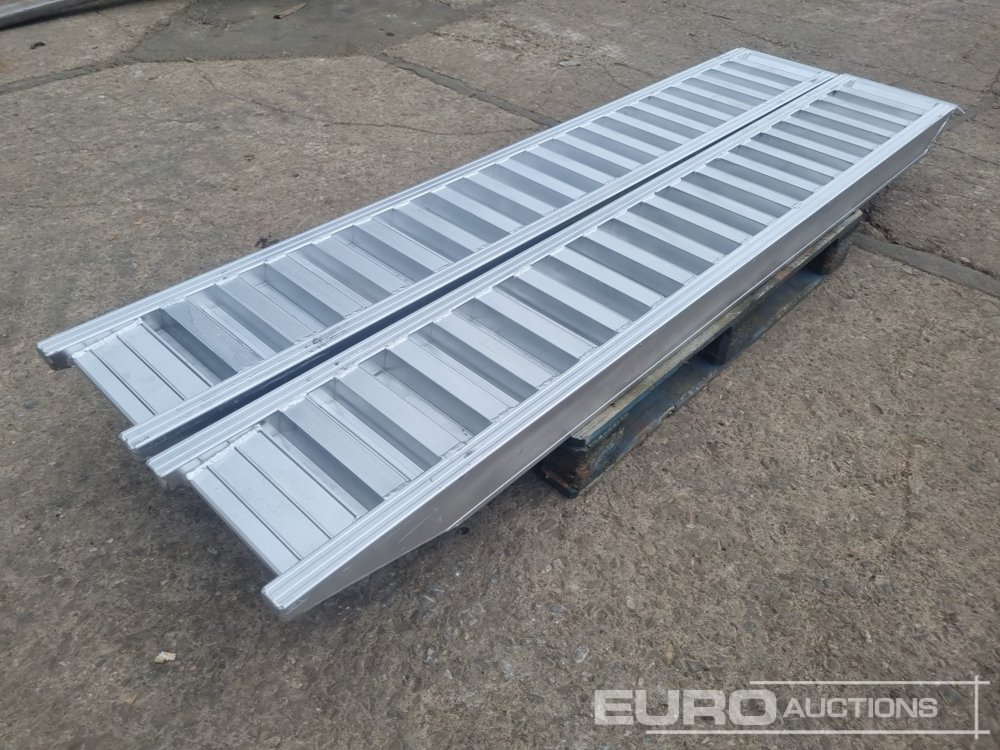 Unused Set of Aluminium Ramps, 250cm, 6,000kg - 로딩 램프 : 사진 1 Unused Set of Aluminium Ramps, 250cm, 6,000kg - 로딩 램프 : 사진 1