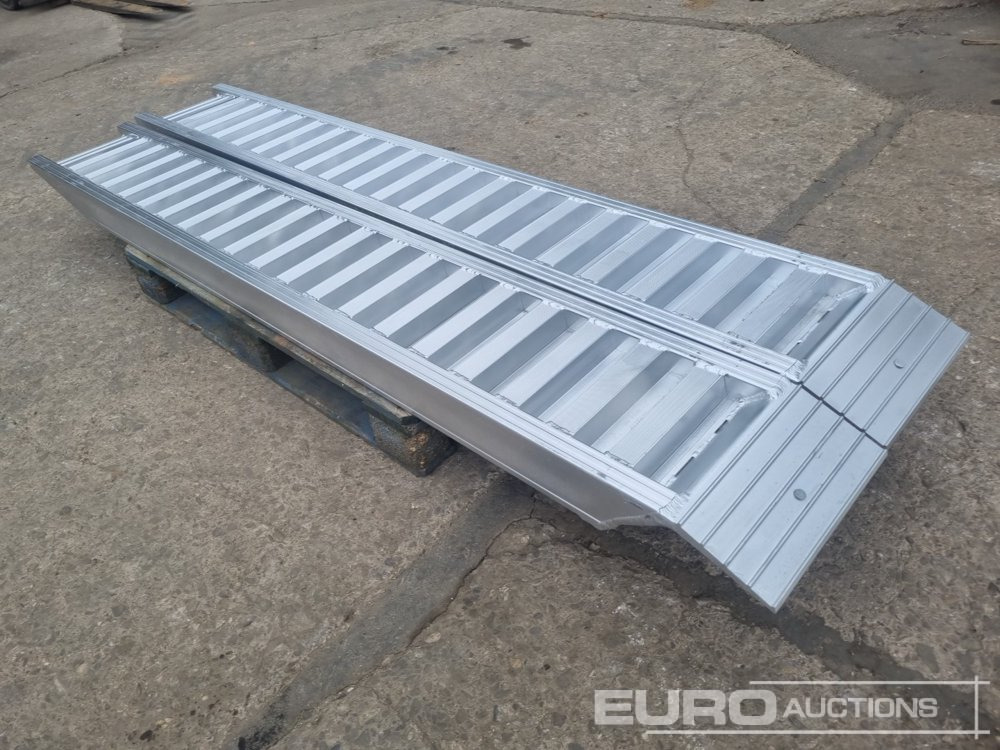 Unused Set of Aluminium Ramps, 250cm, 6,000kg - 로딩 램프 : 사진 2 Unused Set of Aluminium Ramps, 250cm, 6,000kg - 로딩 램프 : 사진 2