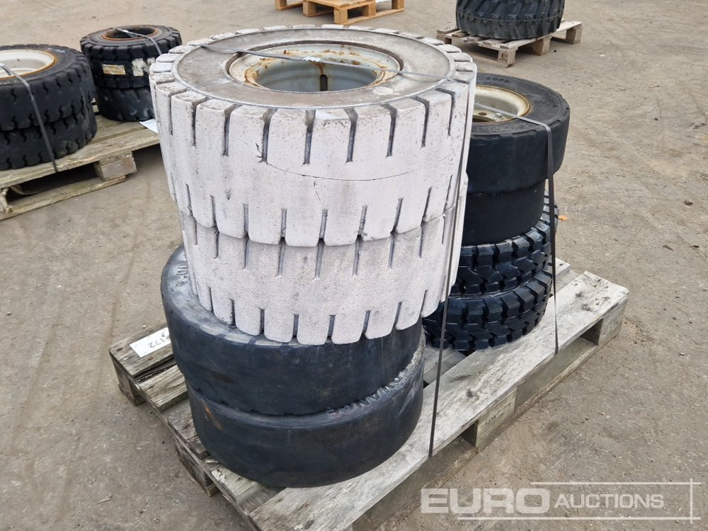 Various Tyres (8 of) - 타이어 : 사진 1 Various Tyres (8 of) - 타이어 : 사진 1