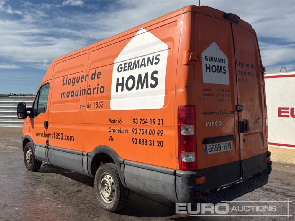 2012 Iveco Daily 35 S14 - 패널 밴 : 사진 3 2012 Iveco Daily 35 S14 - 패널 밴 : 사진 3