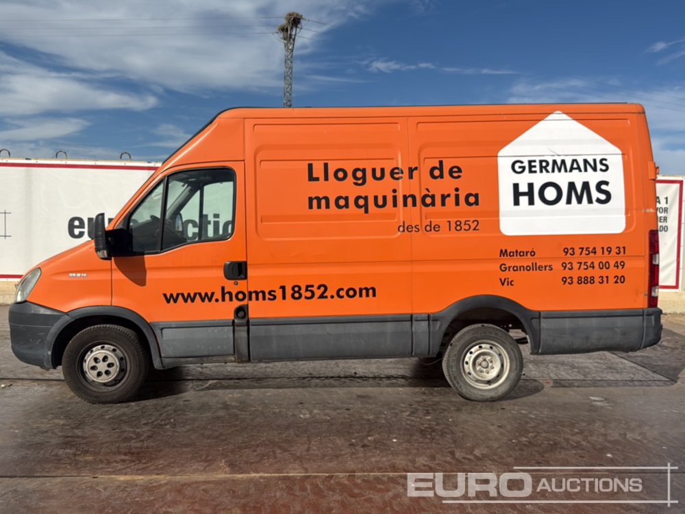 2012 Iveco Daily 35 S14 - 패널 밴 : 사진 2 2012 Iveco Daily 35 S14 - 패널 밴 : 사진 2