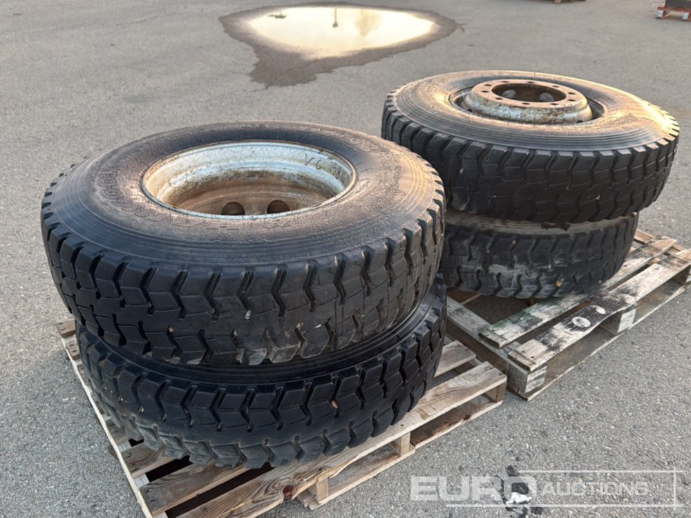 Hankook Pallet of 13R 22.5 Rims & Tyres / Pallet de Ruedas - 타이어 : 사진 3 Hankook Pallet of 13R 22.5 Rims & Tyres / Pallet de Ruedas - 타이어 : 사진 3