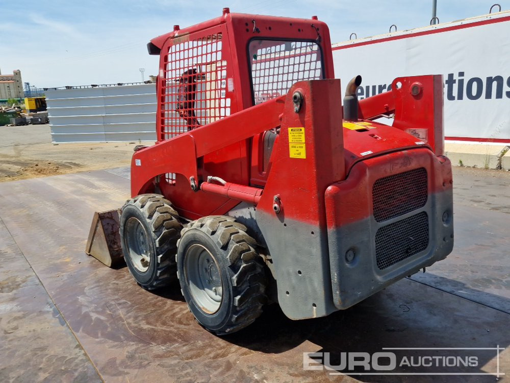 Komatsu SK-714 - 스키드 스티어 로더 : 사진 3 Komatsu SK-714 - 스키드 스티어 로더 : 사진 3