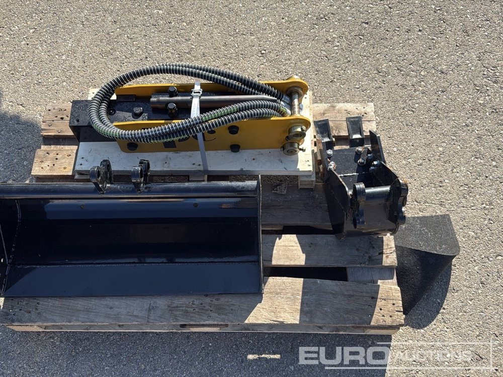 Unused JPC Set of 31" Ditching, 7" Digging Bucket, Hydraulic Breacker HM-10 to suit JPC Excavator / Conjunto de Cazos de 800mm y 200mm y Martillo JPC HM-10 para Excavadora JPC - 버킷 : 사진 5 Unused JPC Set of 31" Ditching, 7" Digging Bucket, Hydraulic Breacker HM-10 to suit JPC Excavator / Conjunto de Cazos de 800mm y 200mm y Martillo JPC HM-10 para Excavadora JPC - 버킷 : 사진 5