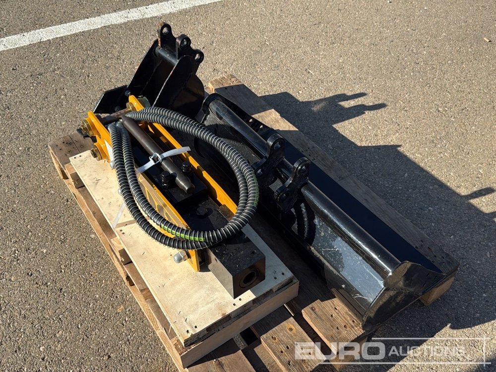 Unused JPC Set of 31" Ditching, 7" Digging Bucket, Hydraulic Breacker HM-10 to suit JPC Excavator / Conjunto de Cazos de 800mm y 200mm y Martillo JPC HM-10 para Excavadora JPC - 버킷 : 사진 1 Unused JPC Set of 31" Ditching, 7" Digging Bucket, Hydraulic Breacker HM-10 to suit JPC Excavator / Conjunto de Cazos de 800mm y 200mm y Martillo JPC HM-10 para Excavadora JPC - 버킷 : 사진 1