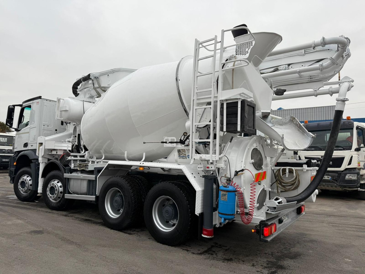 Camion mixo-pompe Arocs 3240 EE-572-PH - 콘크리트 펌프 트럭 : 사진 4 Camion mixo-pompe Arocs 3240 EE-572-PH - 콘크리트 펌프 트럭 : 사진 4
