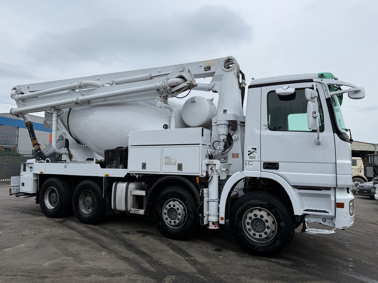 Camion mixo-pompe Mercedes Actros DS-840-FF - 콘크리트 믹서 펌프 트럭 : 사진 3 Camion mixo-pompe Mercedes Actros DS-840-FF - 콘크리트 믹서 펌프 트럭 : 사진 3